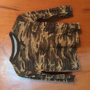 Old Navy camo long sleeve shirt xSmall